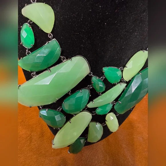 BCBGMAXAZRIA Statement Necklace - Picture 5 of 8